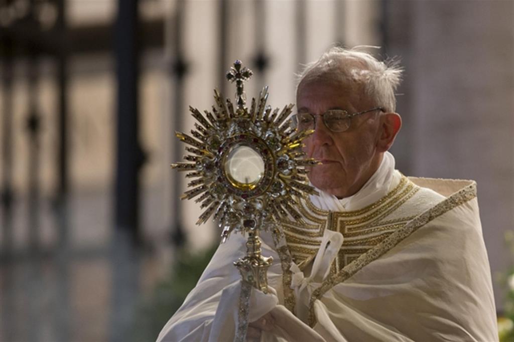 @Pontifex Amen 🙏🏻🙏🏻🙏🏻 Good Feast of Corpus Christi; Pope Francis. And all my friends, Twt X. 'Jesus gives us all of Himself'!❣️✝️🤲 #CorpusChristi