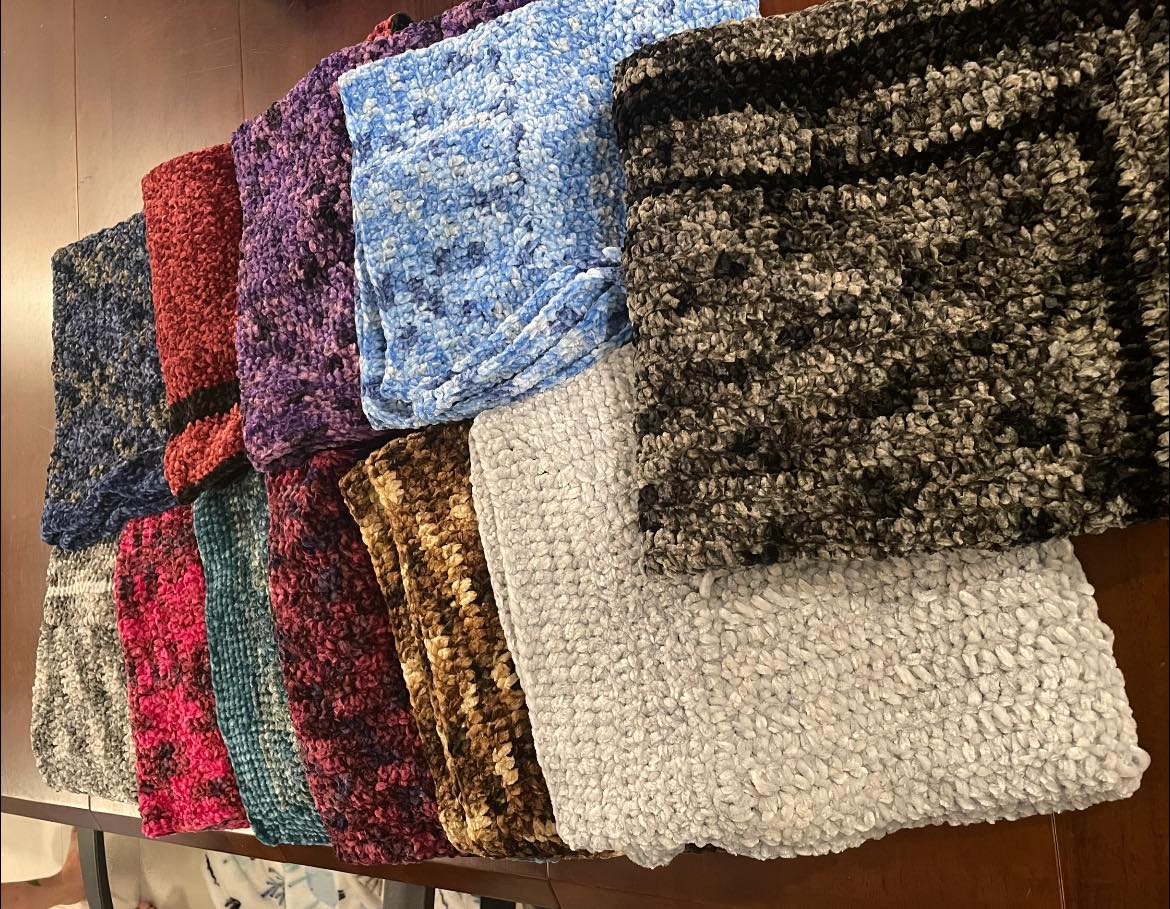 #thankfulthursday Blanket fairy 🧚🏼 Thank you so much Lily Durham for these cozy blankets! The kittens will love them! #blanketfairy #ittakesavillage #gratitude #CozyBlankets