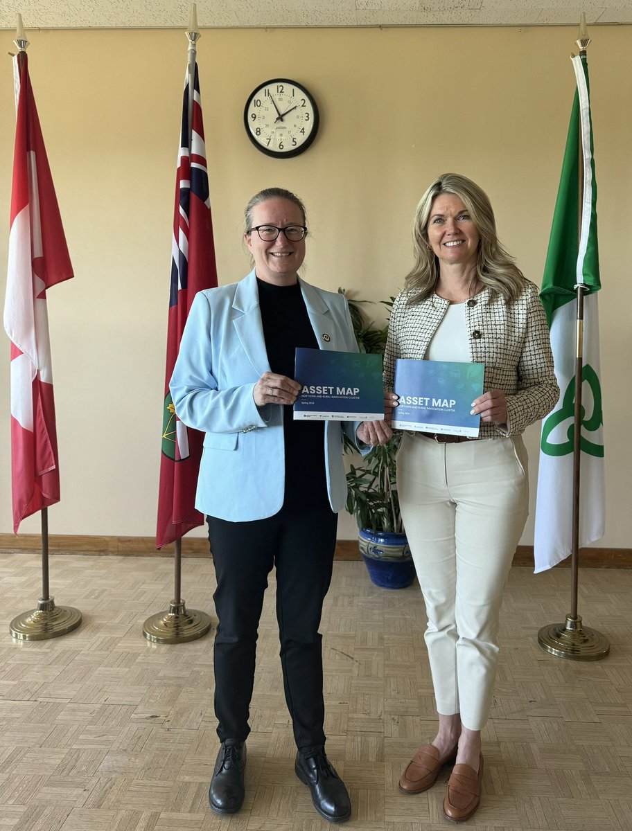 Great to speak with Minister  <a href="/JillDunlop1/">Jill Dunlop</a> on <a href="/LaurentianU/">Laurentian University - Université Laurentienne</a> campus to highlight <a href="/LaurentianU/">Laurentian University - Université Laurentienne</a> research &amp; innovation in #CriticalMinerals and share the Northern &amp; Rural Innovation Cluster Asset Map - a partnership with <a href="/LakeheadUNews/">Lakehead University News</a> <a href="/NipissingU/">Nipissing University</a> and <a href="/TrentUniversity/">Trent University</a> funded by IPON
