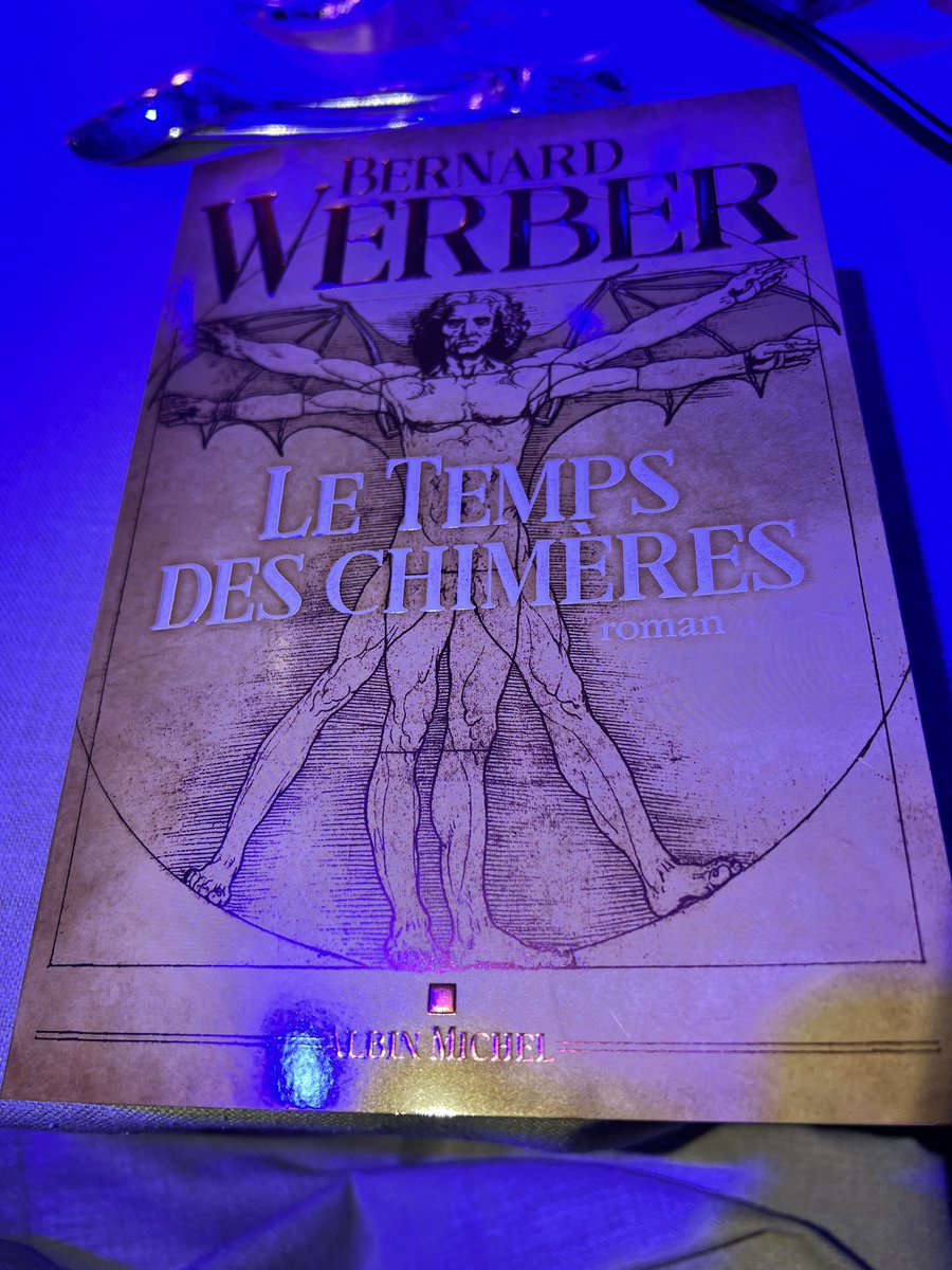 [ LIVE 🔴 ]
Petite surprise à l’attention de tous les participants : le dernier livre de @Werbernard 🤩📚

#GalaSupplyChain #AgoraManagers #Logistique #PartenaireGold