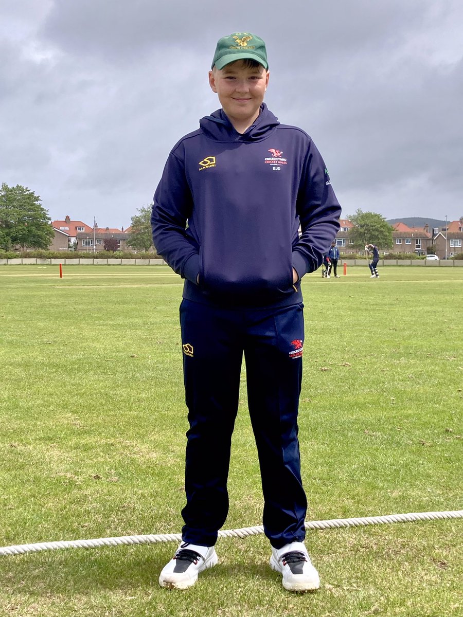 The little ‘un took six wickets over the bank holiday weekend for the club 2XI, and has opened his CWN U12 season with another today in their win against CWE. He’s hoping to pick up a few more before the half term holiday is over 😁🤗🫶 Games against CWW and Derbyshire to come!