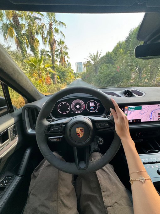 Back in Dubai https://t.co/Y64yf3JyUI