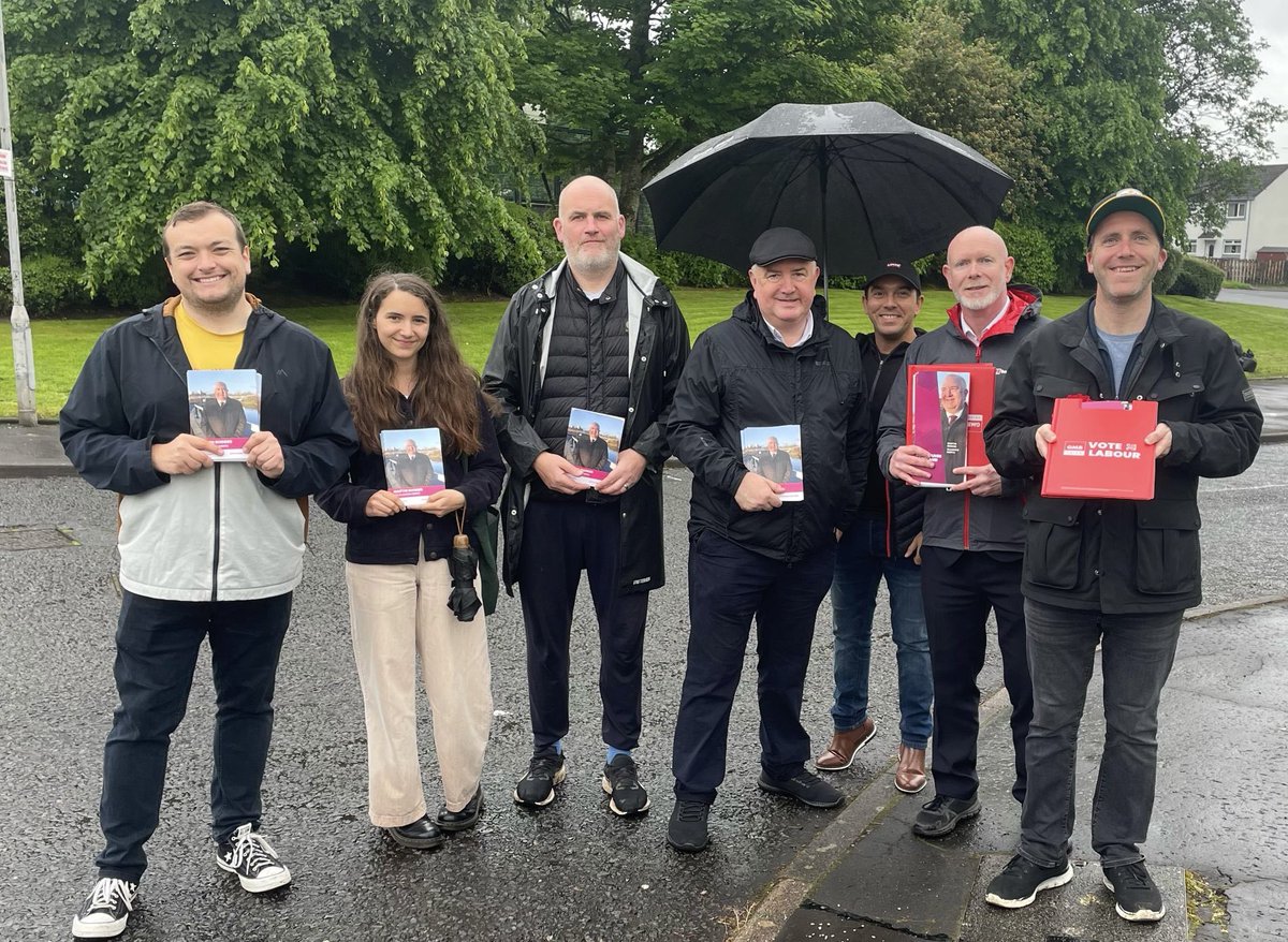 Good to have been out with the Labour team speaking to hundreds of people in Yorkhill, Summerston and Milton in the last few days. It’s clear that people want change #VoteLabour #Win24
