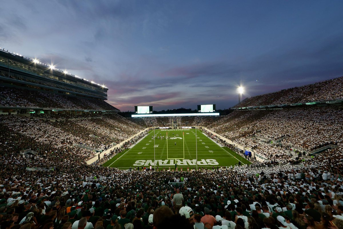 JoelWyatt832007's tweet photo. Blessed to receive an offer from Michigan State University @CoachHawk_5 @CWilson_NPA @CoachG_HC @BuckFitz @NatlPlaymkrsAca @LoyaltyPerform @BallHawkU @webb_athletics @thewebbschool @615Preps https://t.co/1Lzl3jklTk