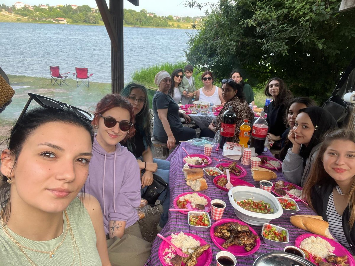 Akca_yurt's tweet photo. Öğrencilerimizin Poyrazlar Gölü Piknik Keyfi🌳☘️🌲🌅 https://t.co/aSpYabgeyr