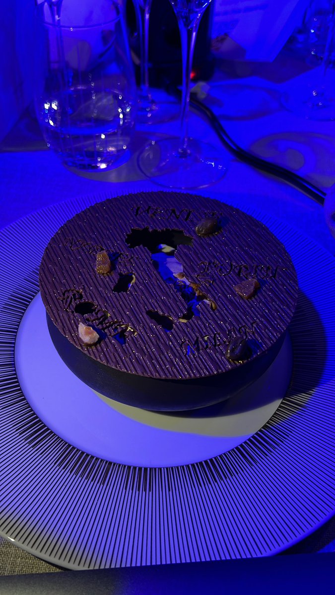 FMLogistic_FR's tweet photo. [ LIVE 🔴 ]
Et enfin : le dessert 😍

#GalaSupplyChain #AgoraManagers #Logistique #PartenaireGold https://t.co/z64OKNfph2