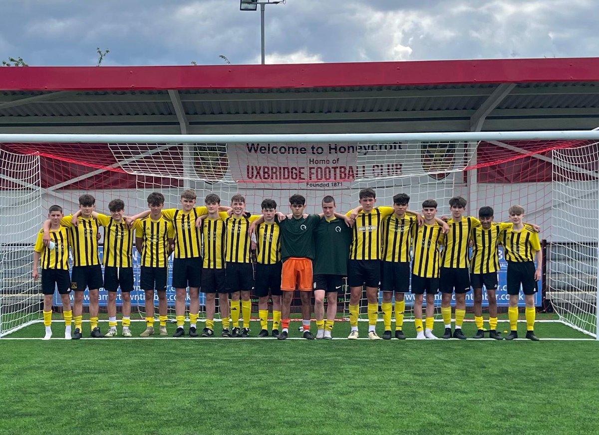 Well done to St Paul's U16s who are just back from playing Brentford Academy. They held the bees to a 1-1 draw after a superb performance! 👏

Brilliant from the lads and also the organisers of such an opportunity for our young beans! ⚽