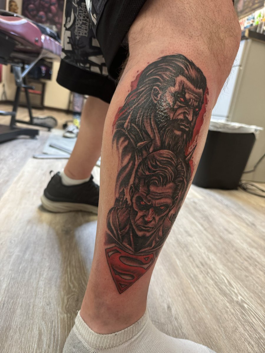 GPN_Gaming's tweet photo. Hey @pickett_shaun I just got a new #Tattoo #LOBO vs #EvilSuperman /#Superman I think this should be the story for the first #LOBOMovie starring @prideofgyypsies #JasonMamoa written & directed by @JamesGunn #JamesGunn https://t.co/mU5V8x0oiN