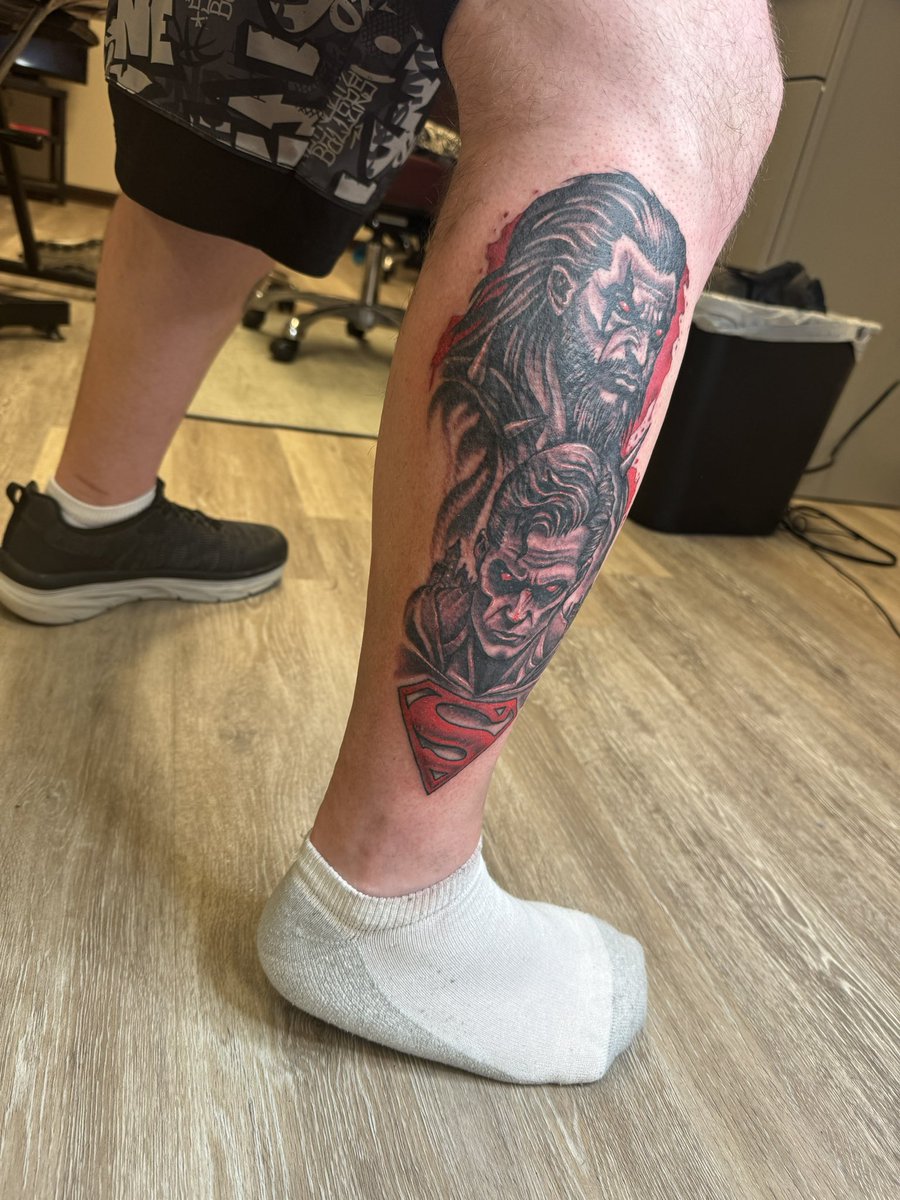 GPN_Gaming's tweet photo. Hey @pickett_shaun I just got a new #Tattoo #LOBO vs #EvilSuperman /#Superman I think this should be the story for the first #LOBOMovie starring @prideofgyypsies #JasonMamoa written & directed by @JamesGunn #JamesGunn https://t.co/mU5V8x0oiN