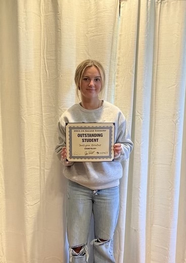 Congratulations to Jaelynn Graber (Prairie Heights Jr./Sr. High School).  She earned the Outstanding Student Award in Impact Institute's Cosmetology program for the second semester!