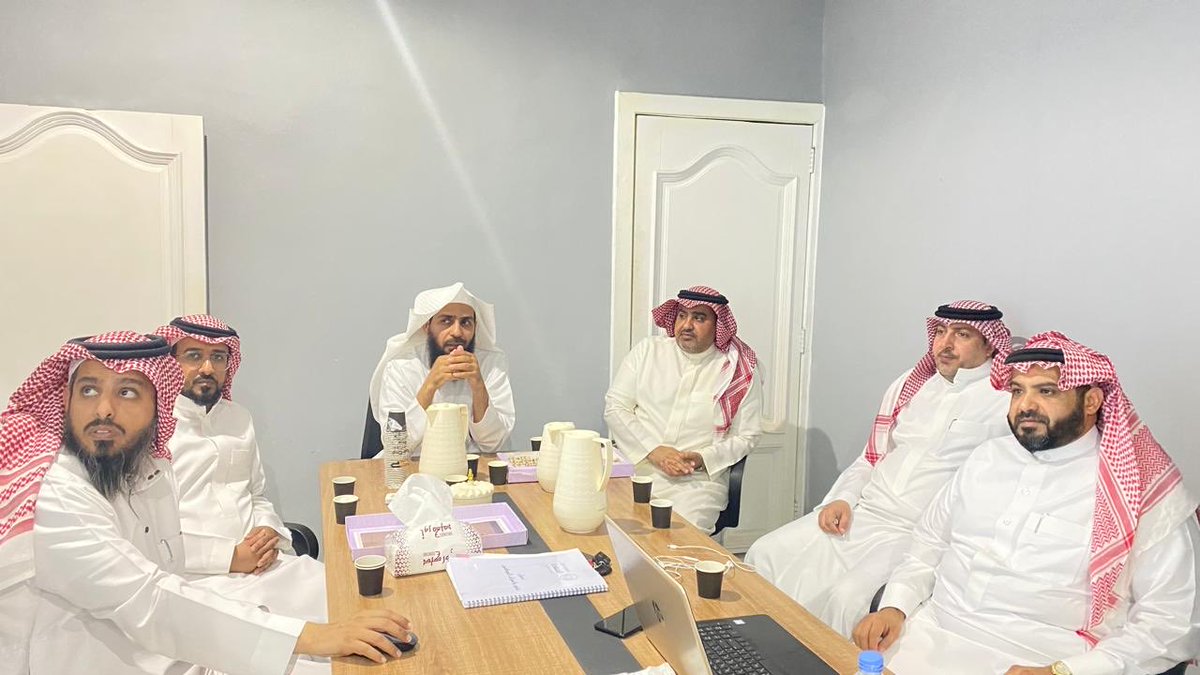 sonna_alssaadah's tweet photo. عقد الجمعية العمومية الغير العادية برئاسة رئيس المجلس وبحضور أعضاء الجمعية العمومية وتم اعتماد اللائحة الأساسية للجمعية وعرض تقرير منجزات عام 2023 والتقرير المالي . https://t.co/zc3xfgFM7H