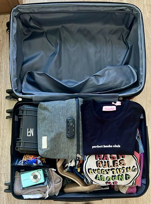 heady gurl weekend bag https://t.co/xdUQ6LnZPY<a href="/tag/bluemoon"class="tags"><span>#bluemoon</span></a>