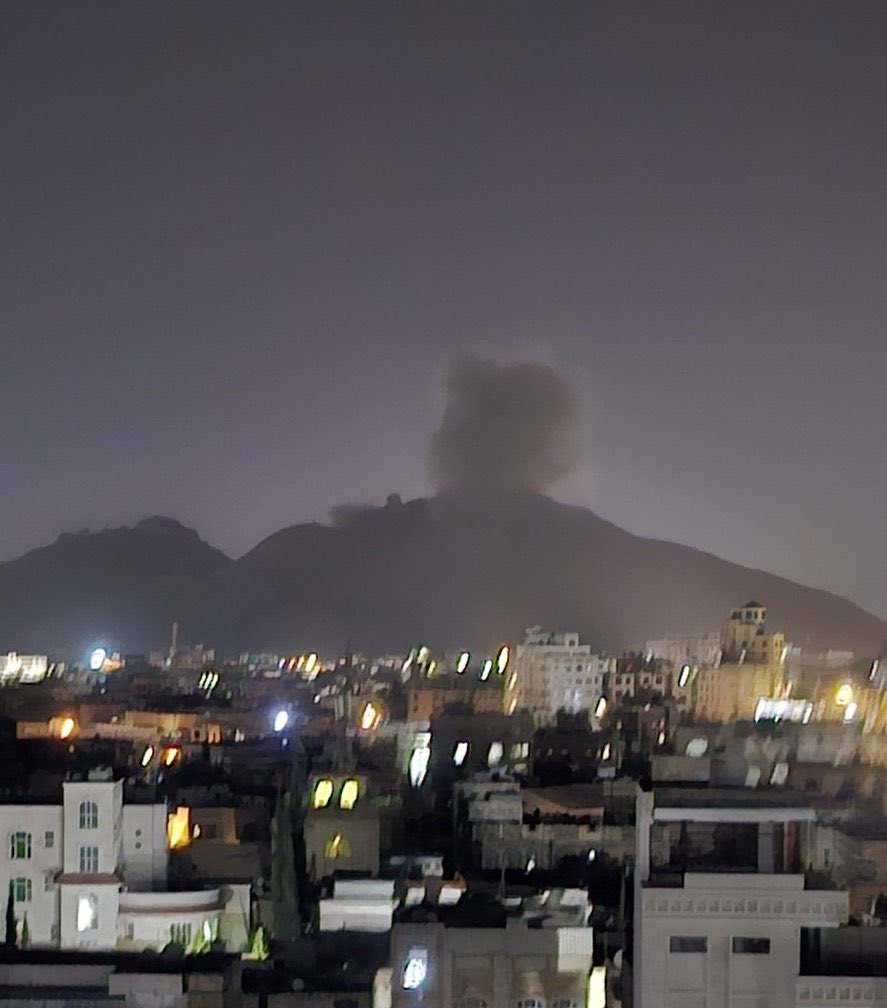 sahouraxo's tweet image. BREAKING: Joe Biden and Rishi Sunak are bombing Sanaa, Yemen, as we speak.

They are bombing one of the poorest countries in the world, in the dead of night, to ensure Israel can continue committing massacres against children in Rafah.