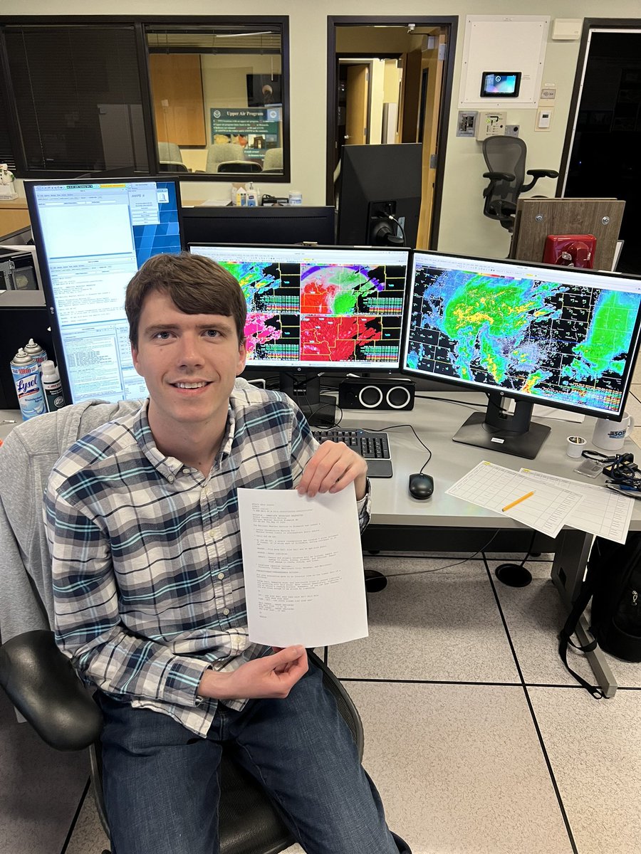 wxAlexBesson's tweet photo. forgot to mention this earlier but last week i turned 24 AND got to issue my first seven(!!) severe thunderstorm warnings! 🥳 https://t.co/HeR5xPg0io