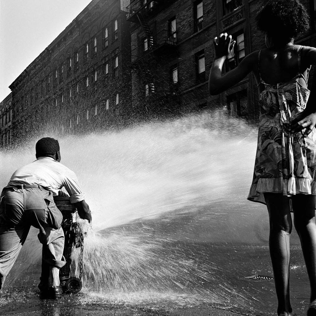 Untitled, Harlem, New York, 1948⁠
.⁠
.⁠
.⁠
#blackculture #blacklove #blackisbeautiful #socialjustice #freedom #endinjustice #speakup #speakout #blacklivesmatter #blm