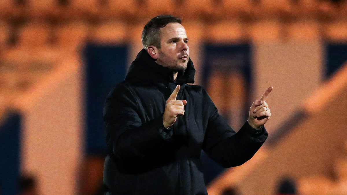 SportsPeteO's tweet photo. Former Gillingham boss Stephen Clemence has agreed a deal to become Barrow’s new manager. #WeAreBarrow #Gills https://t.co/gi2Yg1bGyY