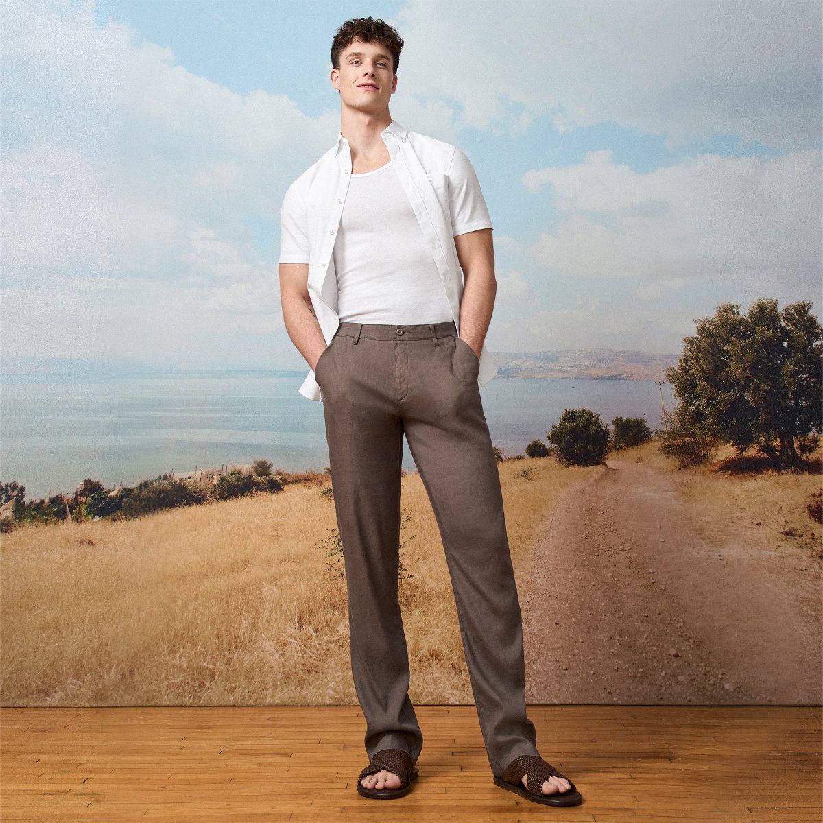 When the temperatures rise, there’s no better way to travel than in lightweight linen.

Model Height: 6'4'
Top: MT
Bottom: 32T
.
.
.
#americantall #wethetall #tallmen #tallguy #tallclothing #tallstyle #teamtall #menswear #menstyle #summerstyle