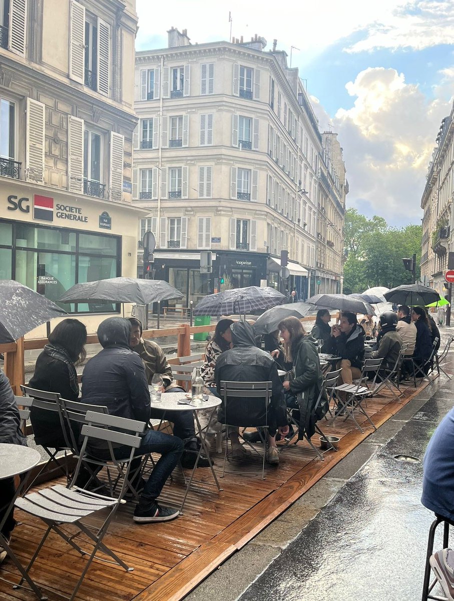 Ça c'est les parisiens qu'on aime, avec le sens des priorités.