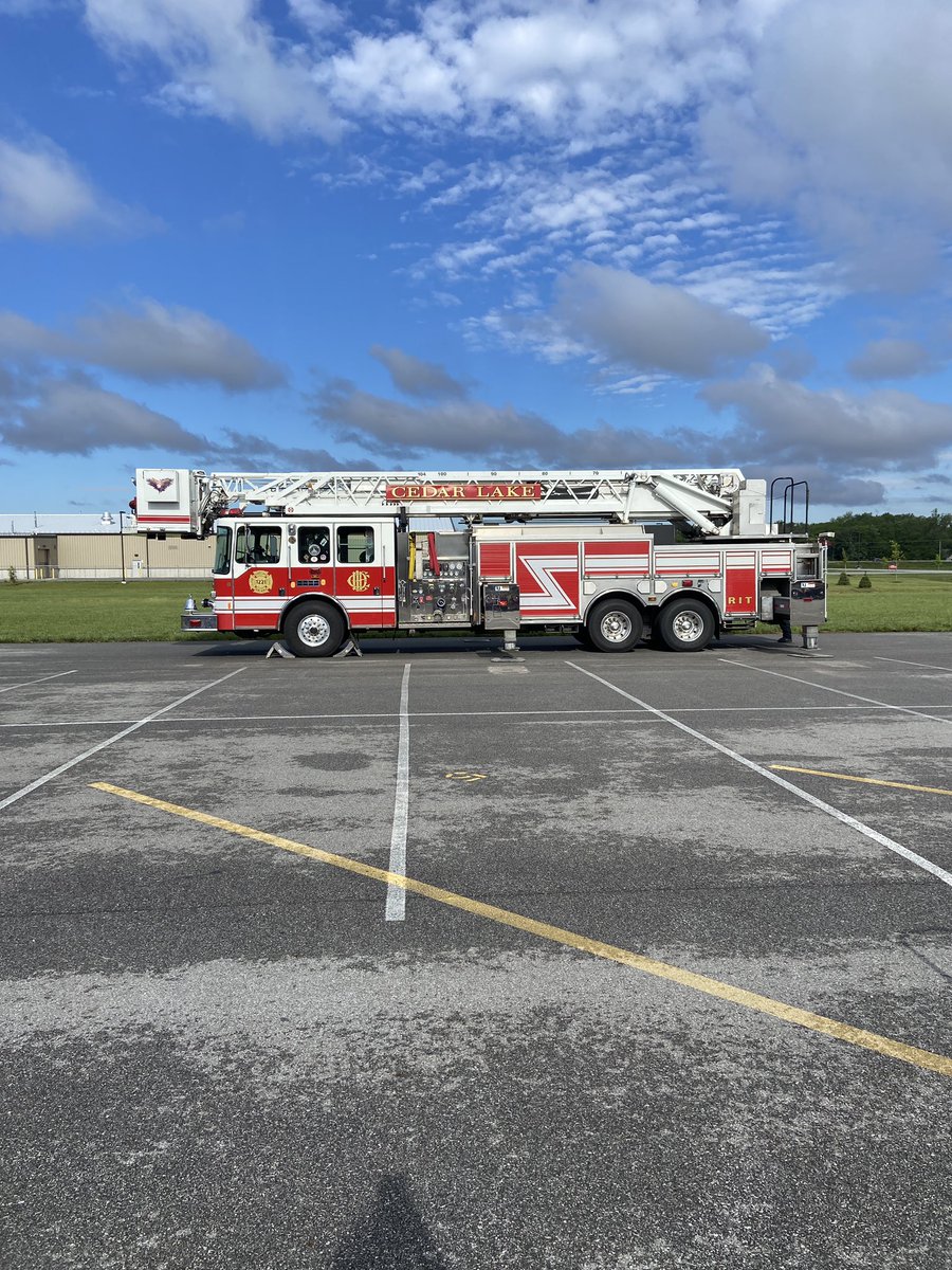 MrsBulthuis's tweet photo. Egg drop! It was a beautiful day to drop some contraptions! Thanks @CLFD_IAFFL5141 https://t.co/2sfX0XJVkr