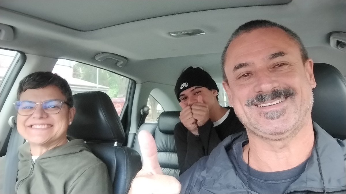 WilliamLico9863's tweet photo. Tal e qual as chuvas, os vários jogos com 5° set chegaram a Paris para "atravancar" a programação de Roland Garros. Os amantes do tênis agradecem. Segue a "emoção" fora de quadra das duplas. Haja criatividade  ... Existe o jogo de "stop" na França ? Momentos #rolandgarrosnaespn https://t.co/OL7d3iXW0B