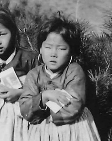 Korean girls, ca. 1910-1930. One of them is wearing hoop earrings. 

©️ General Commission on Archives and History of The United Methodist Church

#Korea