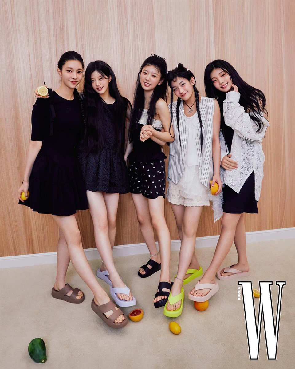 ILLIT_BRAZIL's tweet photo. 📸 | Fotos do ILLIT em parceria com a CROCS para a revista W Korea.

#ILLIT #아일릿 @ILLIT_official @ILLIT_twt https://t.co/nOWqUnhDnB
