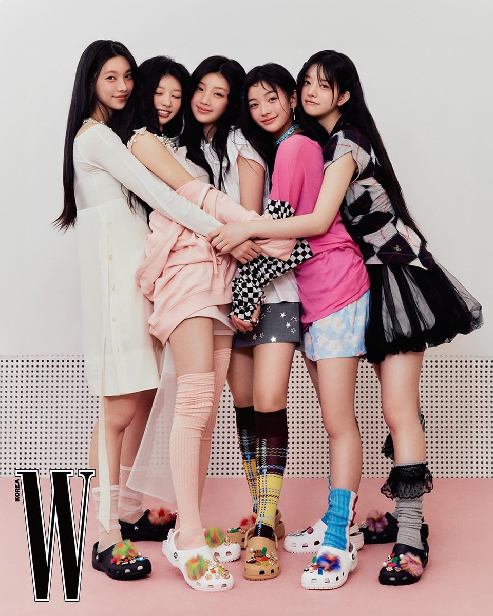 ILLIT_BRAZIL's tweet photo. 📸 | Fotos do ILLIT em parceria com a CROCS para a revista W Korea.

#ILLIT #아일릿 @ILLIT_official @ILLIT_twt https://t.co/nOWqUnhDnB