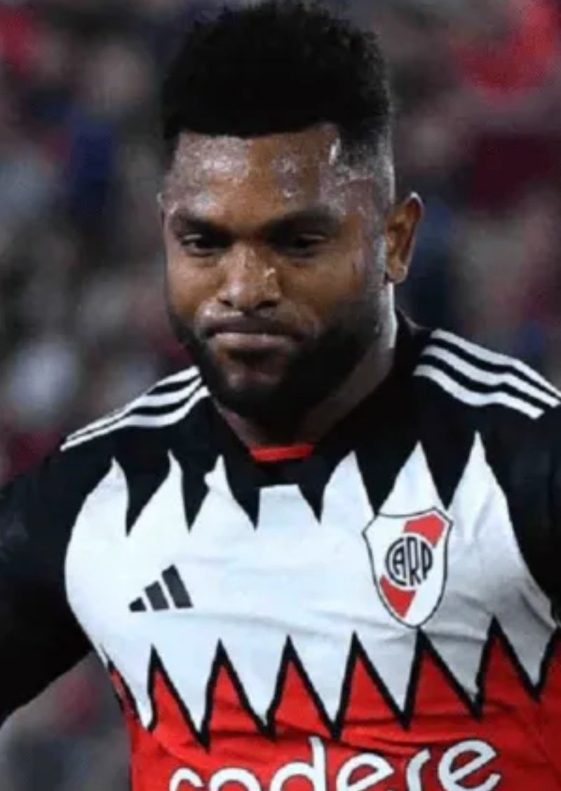 LOVECHIDIN's tweet photo. Ganó #River/ pero sigue #Demichellis .. https://t.co/Mx08viqbGj
