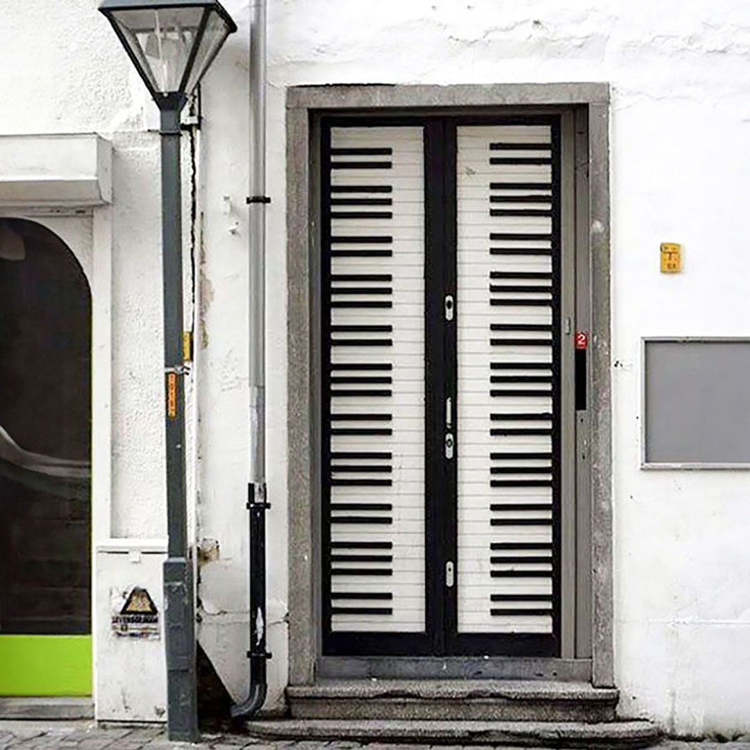 🎹 My studio door 📷 Janei Olvera A. #piano #studio #keyboard #door #homestudio #instrument #band #makingmusic #music