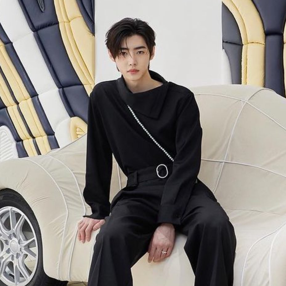 prodshn's tweet photo. so handsome 🤍 #sunghoon https://t.co/xvxBwKPY8g