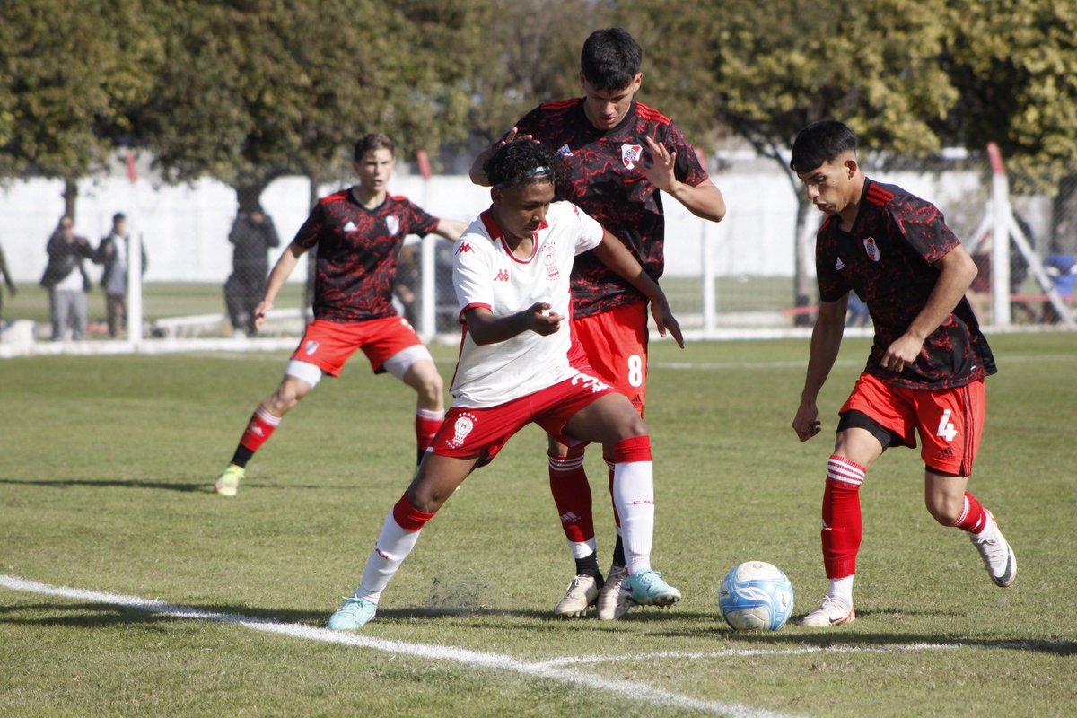 Orgulloso de ti 🤴🏽❤️⚽️🇵🇪 A seguir luchando por tus sueños hijo….. Te amo ❤️