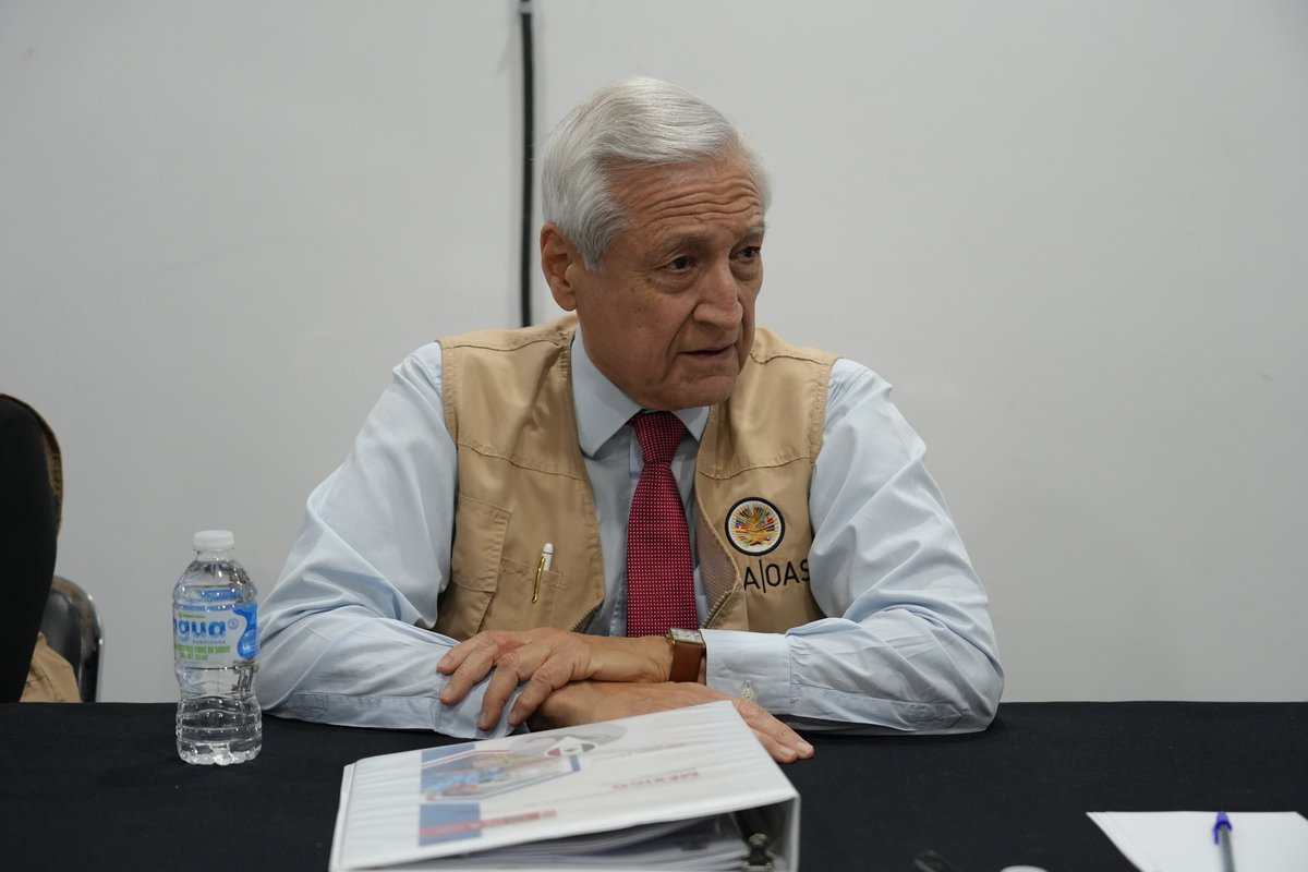 OEA_oficial's tweet image. La Jefatura de la Misión Electoral de la #OEAenMéxico, encabezada por @HeraldoMunoz, se reunió con la candidata presidencial de la coalición Fuerza y Corazón por México @XochitlGalvez para escuchar su opinión sobre las #Elecciones2024MX #MOE_OEA