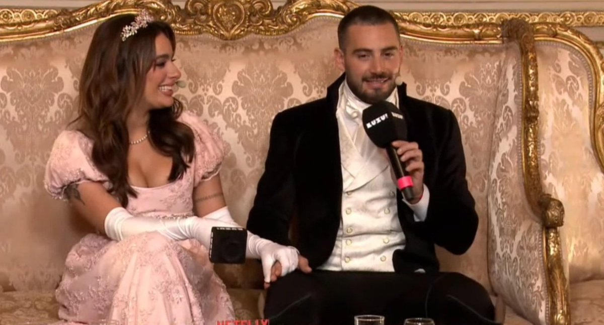 capibaraviajera's tweet image. De la manito, me mataron
Los novios falsos más reales
#BRIDGERTONOCCHIAMIN
#Occhiamin