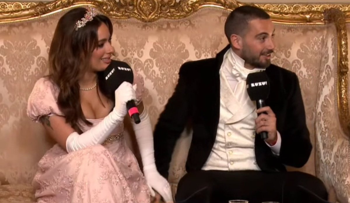 capibaraviajera's tweet image. De la manito, me mataron
Los novios falsos más reales
#BRIDGERTONOCCHIAMIN
#Occhiamin