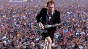 Happy 69th Birthday to one of our leading guitarists & shorts advocates, #AngusYoung of @acdc! For those about to rock, perhaps take a nap first!