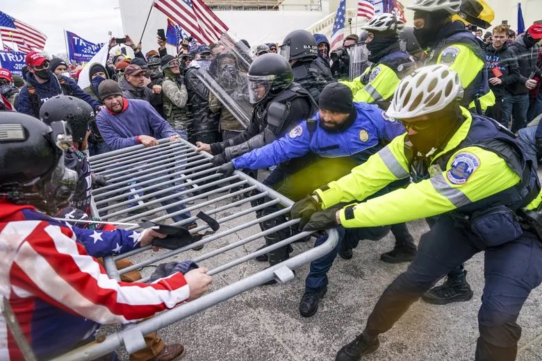 jobagdonuts's tweet image. Just a reminder to MAGAt Trumpers calling for civil war…
The last time you thought you were doing something… a couple thousand of you fucked up your lives forever.