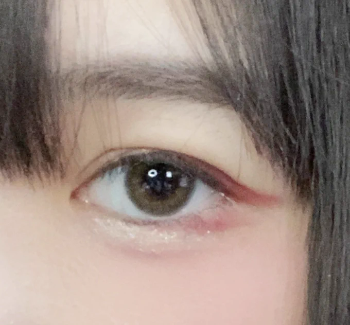 今日のも新しいカラコンだよ〜ンこれはだいぶ自然に茶色くてナチュ盛りにはよさそうですわよ 