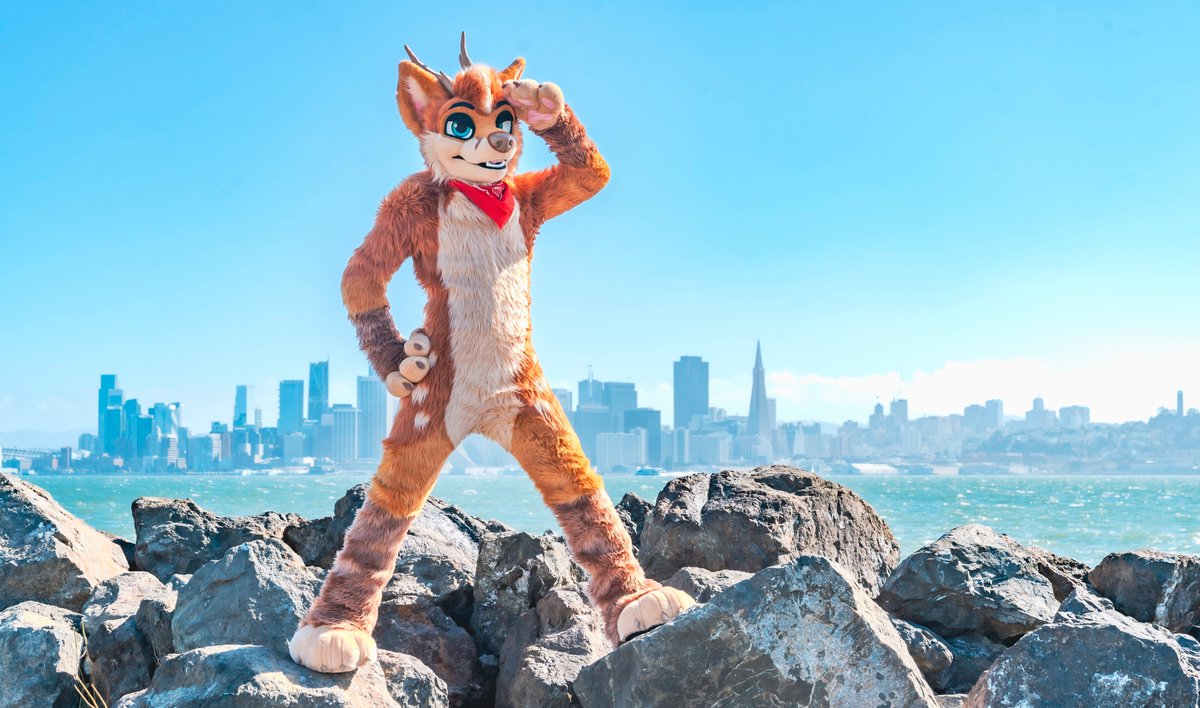 Searching for cuties on Treasure Island... 🌁

Oh, just found one! 🫵😳

📸: @ChatahSpots 
🧵: @AlphaDogsStudio 
📆: #FursuitFriday
