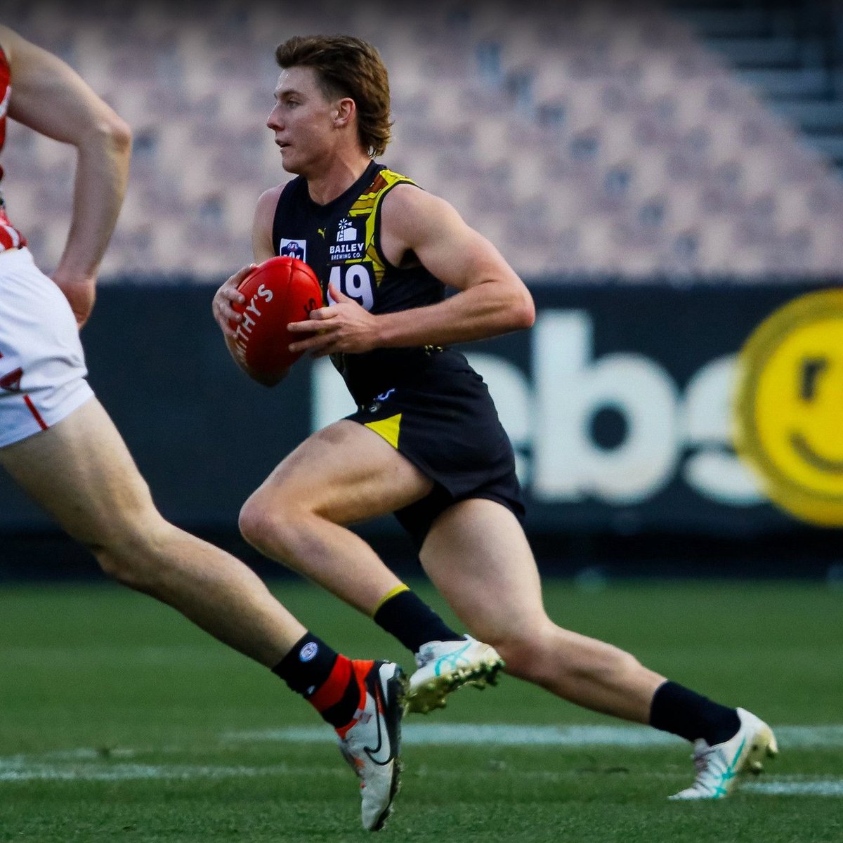 Tigers_of_Old's tweet photo. Like others am really excited by #KalebSmith's debut.
Been very impressed by his form in the VFL.
Has genuine AFL traits.
Also seems just a really likeable lad.
He had a really tough 1st year but great to see him flying now.
Eat 'em alive young fella.🌱🐯 https://t.co/yk7pEn4Sbj