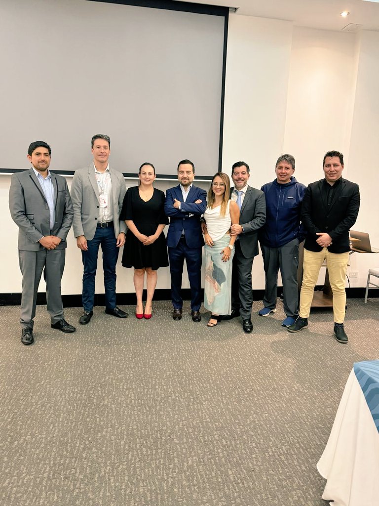 mleonare's tweet photo. Gracias Quito por un congreso de alto Nivel! Compartiendo experiencias en #roboticsurgery 🤖🦾

Grandes amigos 🇪🇸🇪🇨🇧🇷🇦🇷🇨🇱🇺🇲🇲🇽
Nos volveremos a ver  ✈️👏
@mmoyonc 
@IntuitiveSurg
@Hospital_FJD 
@GarciaOlmoD 
@h_guadalajara 
@aecirujanos 
@abexDaVinci 
@danguerron https://t.co/kAIp7XU0xq
