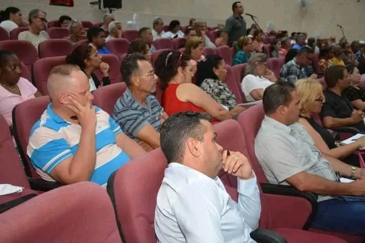 portal_villa's tweet photo. ➡️ Seguimiento a la contratación con productores agrícolas.
➡️ Producción de alimentos en el territorio y cumplimiento del programa de soberanía alimentaria.
➡️ Marcha de la producción azucarera.
➡️ Comunicación social y espacios de participación ciudadana. https://t.co/oVfAys9p28
