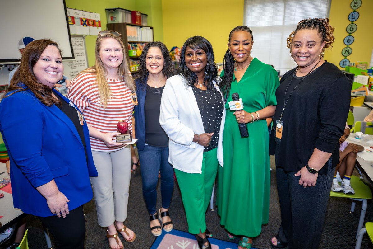 HumbleISD's tweet image. 📸: Ms. Jessica Patterson's desk got a little fuller this week with a second Randalls Red Apple Award for the 2023-2024 school year!! This time the Grand Prize! #ShineALight #SendItOn