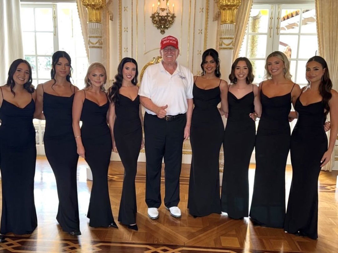 GentlemenDigest's tweet photo. #hottiesfortrump https://t.co/RDORRqqUak
