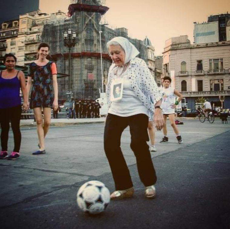 RiverFeminista's tweet photo. Gracias por no parar la pelota nunca. 

Tu lucha es eterna. https://t.co/pkLus04SN1