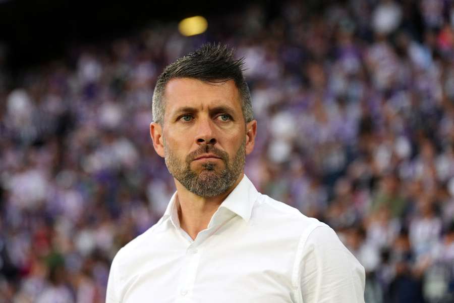 💜 El Valladolid planta cara a Pezzolano después de sus declaraciones 😳 🗣️ @jesus_pucela 🤯 'Las aguas están revueltas entre la presidencia y el entrenador' 😮 'Acababa contrato, pero con el ascenso renueva un curso más' 🤷‍♂️ 'Veo difícil que siga' 🎙️ Con @pedropparrado 🔛