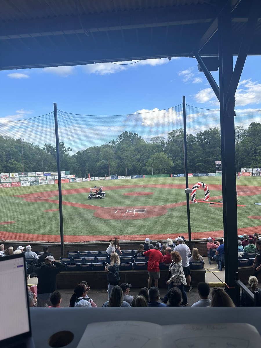 It is almost that time! 

The @MohawksBaseball open up the 2024 season with a scrimmage against All Stars Academy. @Sam_Federman, @dashua_29, and I have got you covered. First pitch at 6:35!

Listen here: facebook.com/share/v/npDG8A…