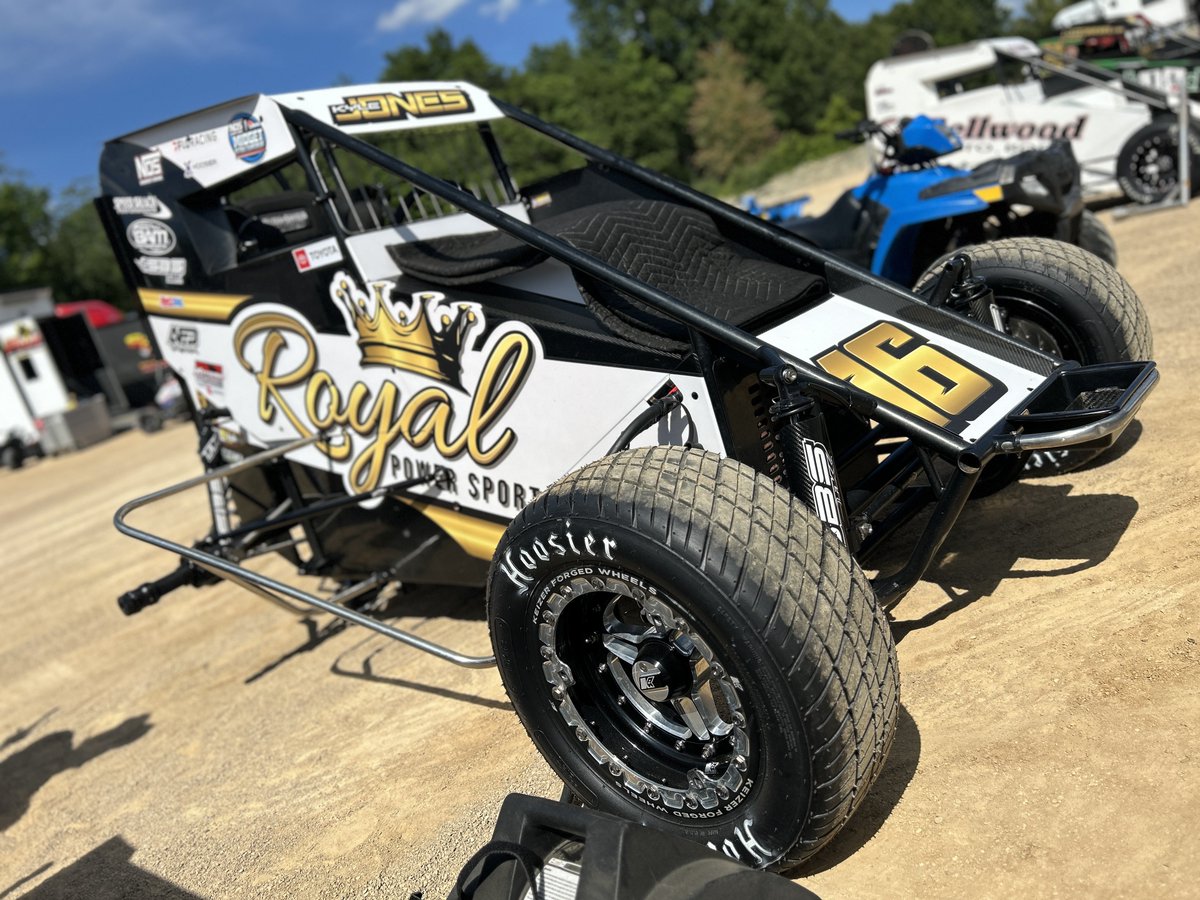 Xtreme_Outlaw's tweet photo. .@Kyle_Jones04 brings the @dan123minear-owned Royal Powersports No. 16 to Doe Run for their first appearance at the 1/6-mile oval.

The pairing has a best finish of sixth with the #XtremeOutlaw Series this year at Sweet Springs. https://t.co/YkZzLtpdEx