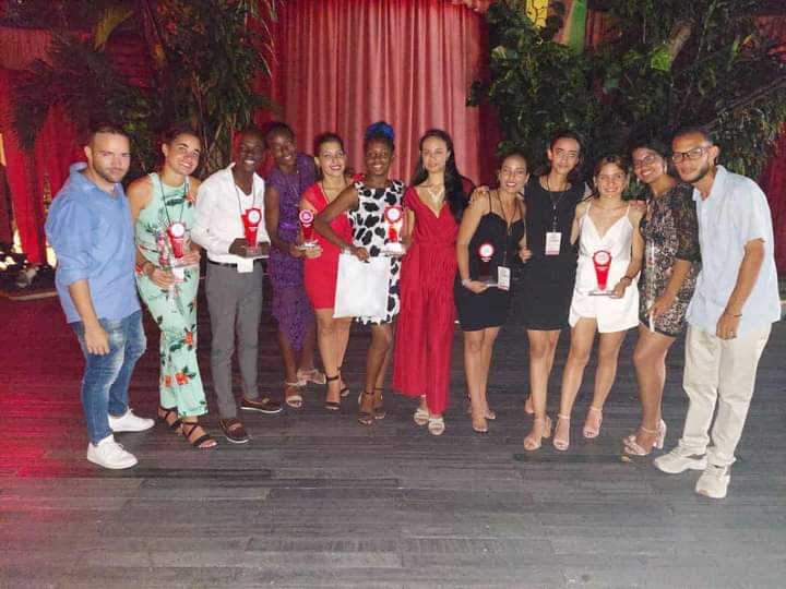 facultad_1's tweet photo. 🎙️📻La Clausura del XIV Festival Nacional de la Radio Universitaria estuvo llena de sorpresas y emociones, la delegación santiaguera de #UCM_SC y #UOriente arrasaron , trayendo para #SantiagodeCuba  6 premios , 2 premios colaterales y el  2do lugar en la Emulación https://t.co/aK9TXTqDRu