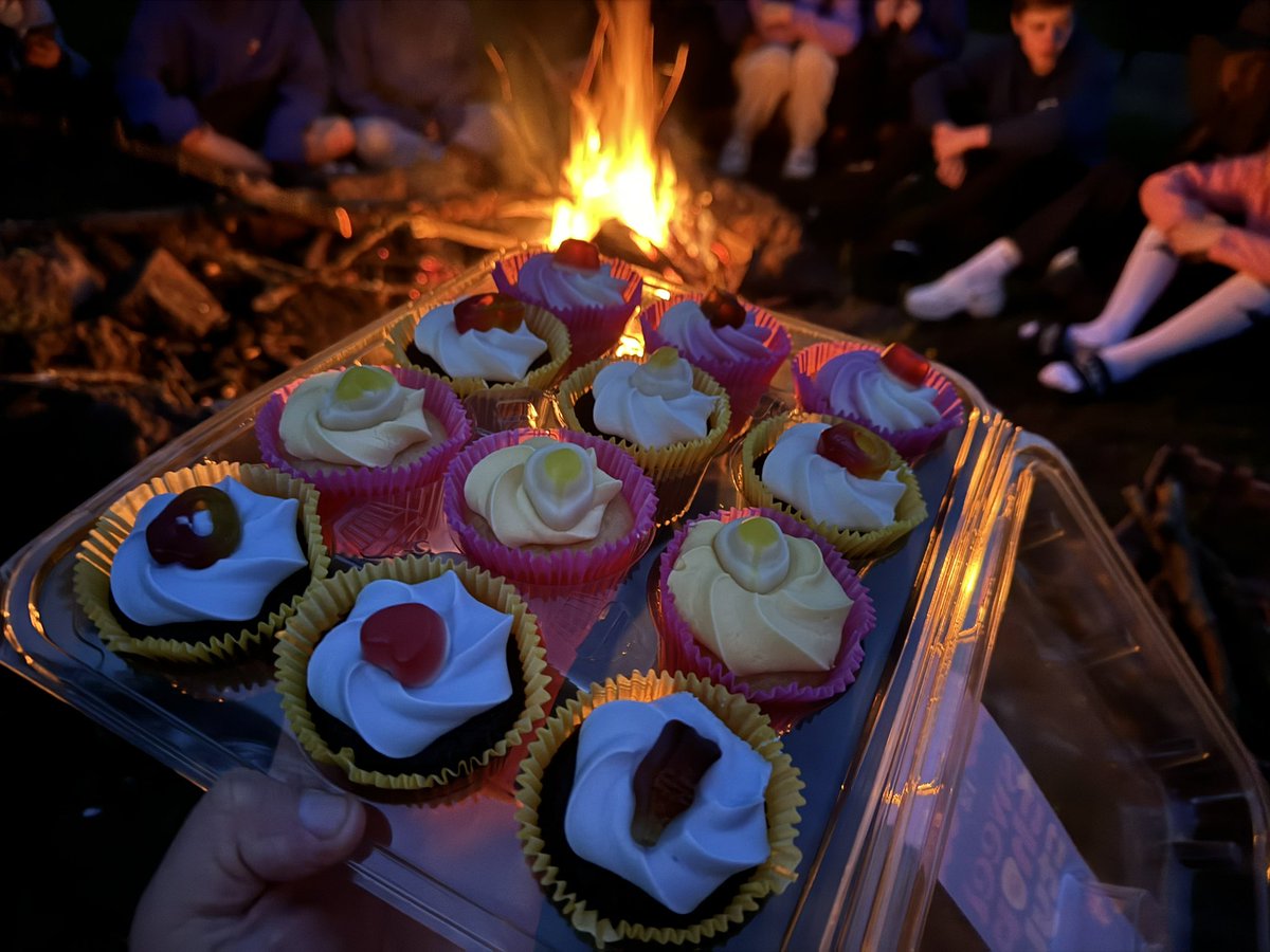 Campfire vibes, cupcakes, and hot chocolate with Silver and Bronze Duke of Edinburgh participants <a href="/StAndrewsHEDept/">St Andrews HE Dept</a> <a href="/sahs_science/">St Andrew's Science</a> <a href="/StAndrewsHS/">St Andrew's High</a>