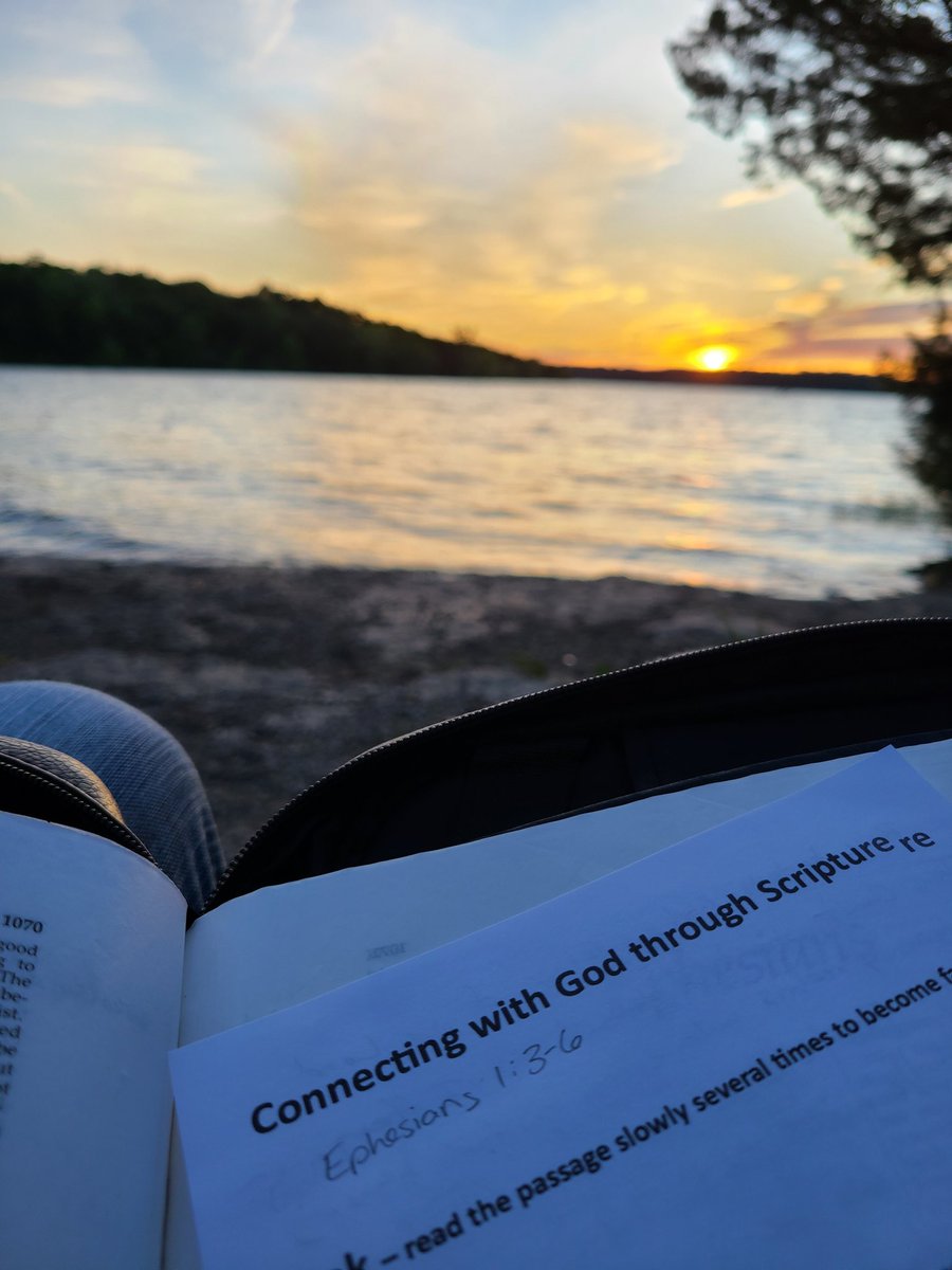 onelifenash's tweet photo. The weather couldn't have been more perfect for last night's gathering by the lake. We spent time Connecting with God through Scripture. Check out our latest blog on https://t.co/Hgk9qHZRVP for a practical way to connect with God through the Bible. https://t.co/W06LjecW2s